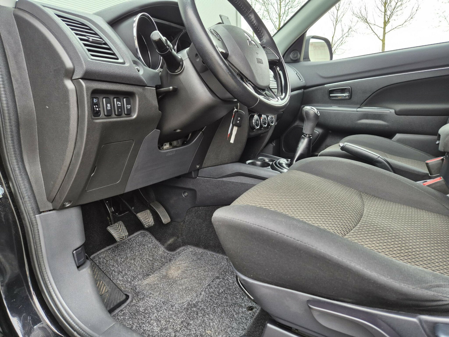 Mitsubishi-ASX-33